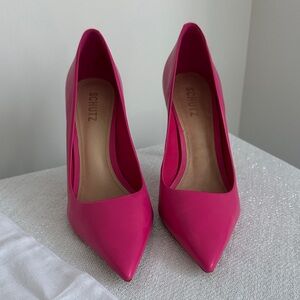 SCHUTZ LOU Point Toe Pump in Bright Pink